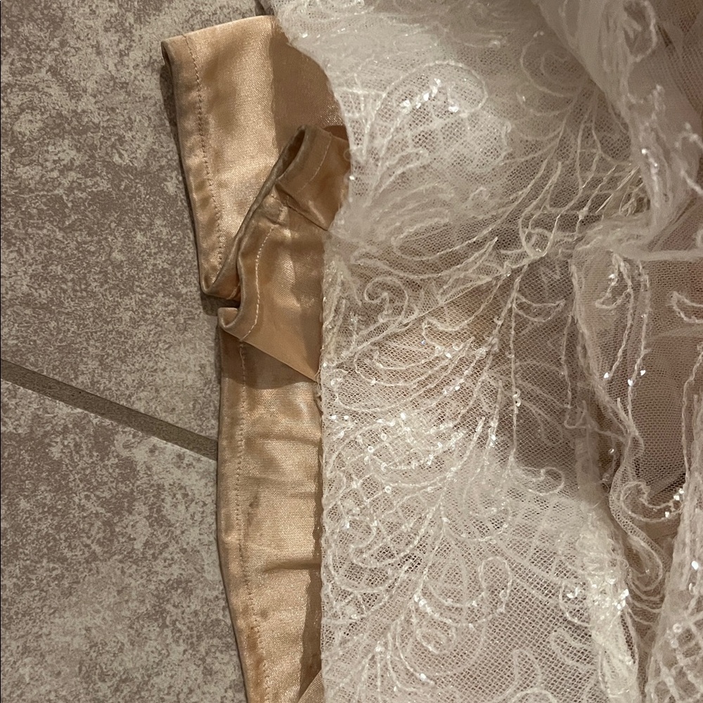 L’Amour Calla Blanche Doretta Wedding Gown - Picture 12 of 15